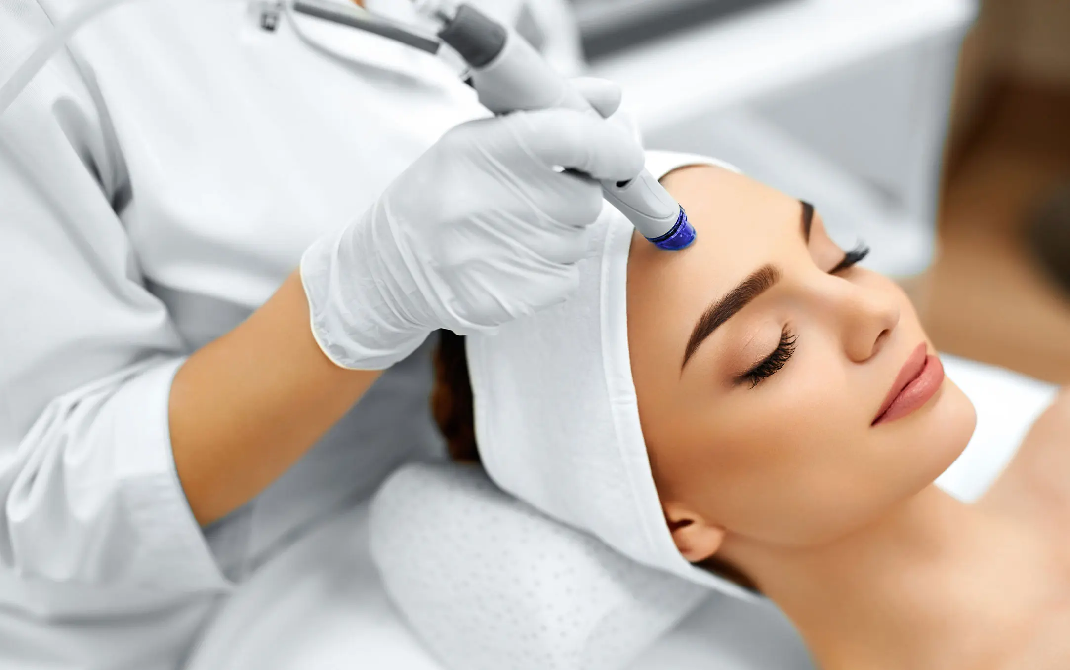 What Is Collagen Lift Therapy and How Can It Help Ageing, Loose Skin Havant?